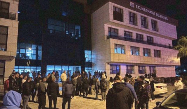 Marmaris Belediyesi'ne gece baskını: Evraklara el kondu, 13 gözaltı
