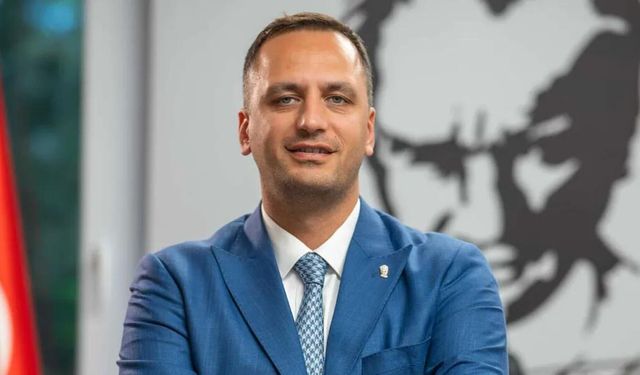 Belediye operasyonu Bornova'da: CHP’li Başkan Eşki gözaltında