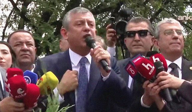 Özel Meclis kapısında halka konuştu: 'Darbeyi püskürttünüz'