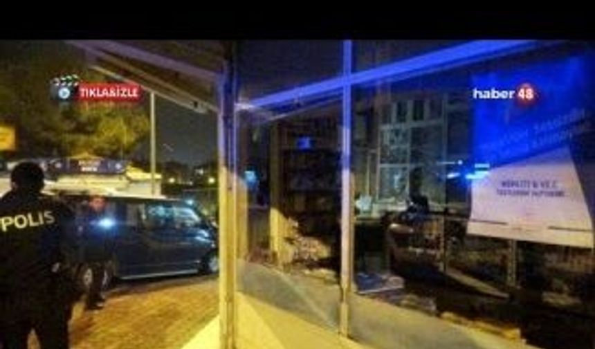 Eczanelerin Camlarını Kıran Şahıs Böyle Görüntülendi