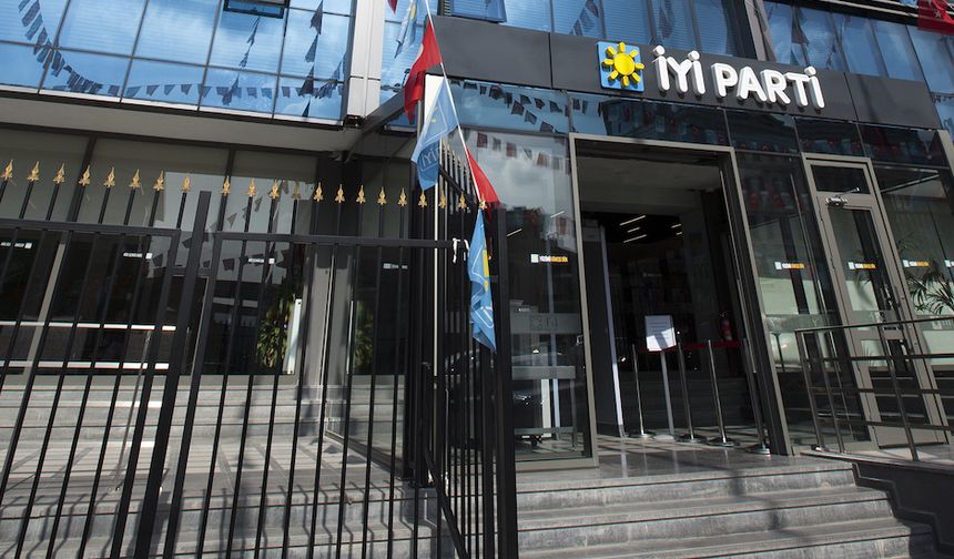 İYİ PARTİ'DE BİR İSTİFA DAHA: MESAJI DİKKAT ÇEKTİ!
