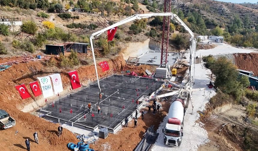 Kavaklıdere’de 9. Etap TOKİ projesine ilk kazma vuruldu