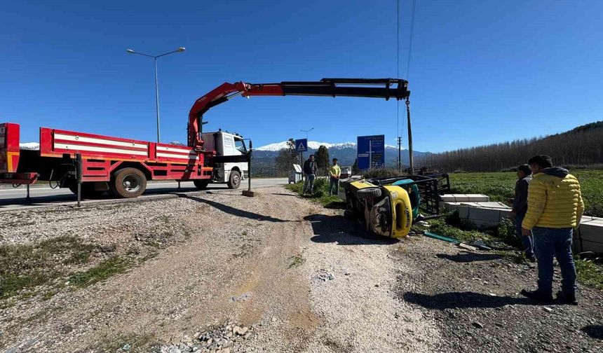 Seydikemer’de İş Kazası: Forklift Devrildi, 1 Kişi Yaralandı