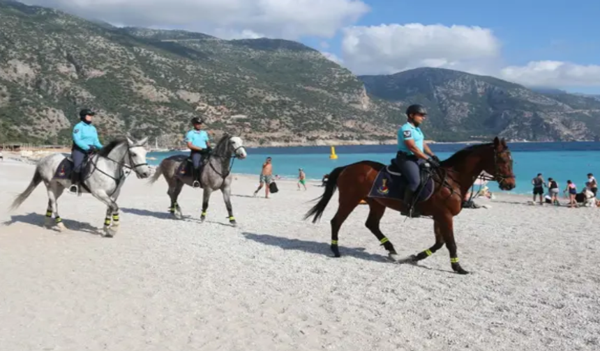 Ölüdeniz’de yeni dönem: Atlı Jandarma Timi göreve başladı