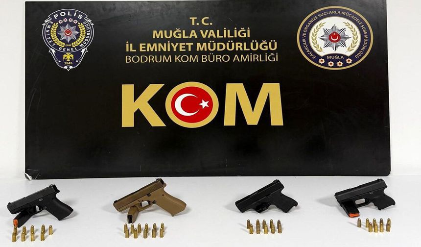 Bodrum'da polisten kaçan dört şüpheli ruhsatsız silahlarla yakalandı