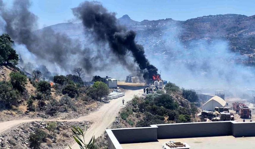 Bodrum'da şantiyedeki patlama, makilik alanı yaktı