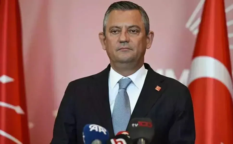Özgür Özel'den 'yeni yol' mesajı: 'Kayyumla güreşe tutuşmam'