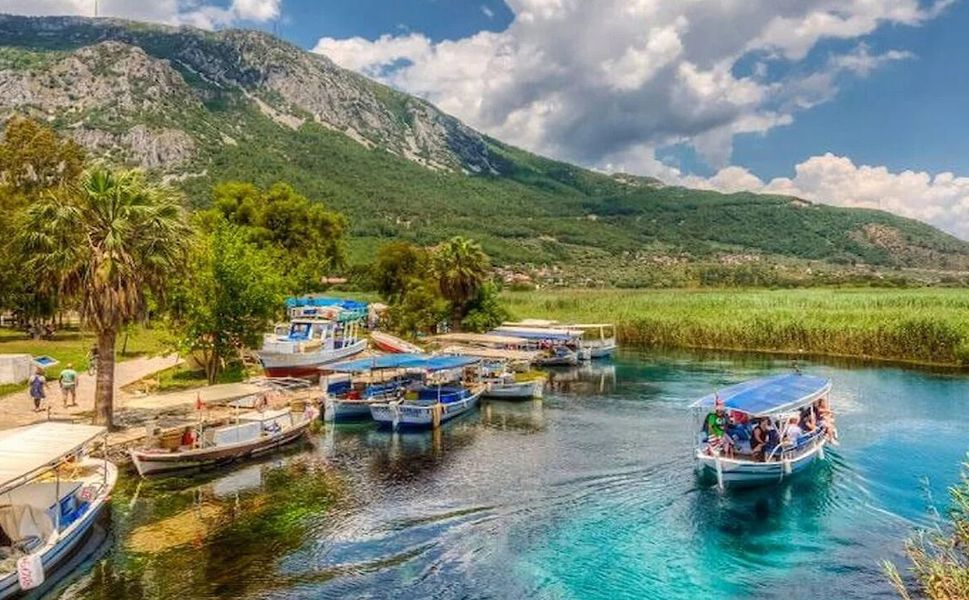 Akyaka'da muhtarlık seçimini eski muhtarın eşi kazandı