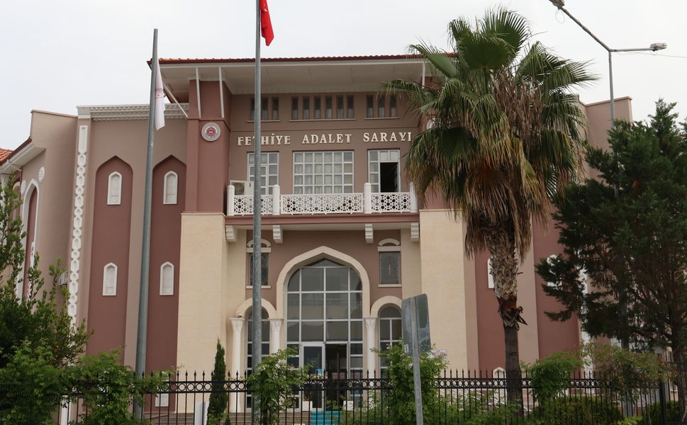 Cinsel saldırı sanığı öğretim görevlisine 12 yıl 6 ay hapis
