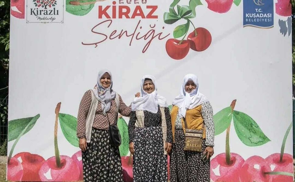 Kirazlı’da geleneksel Kiraz Şenliği’ne yoğun ilgi