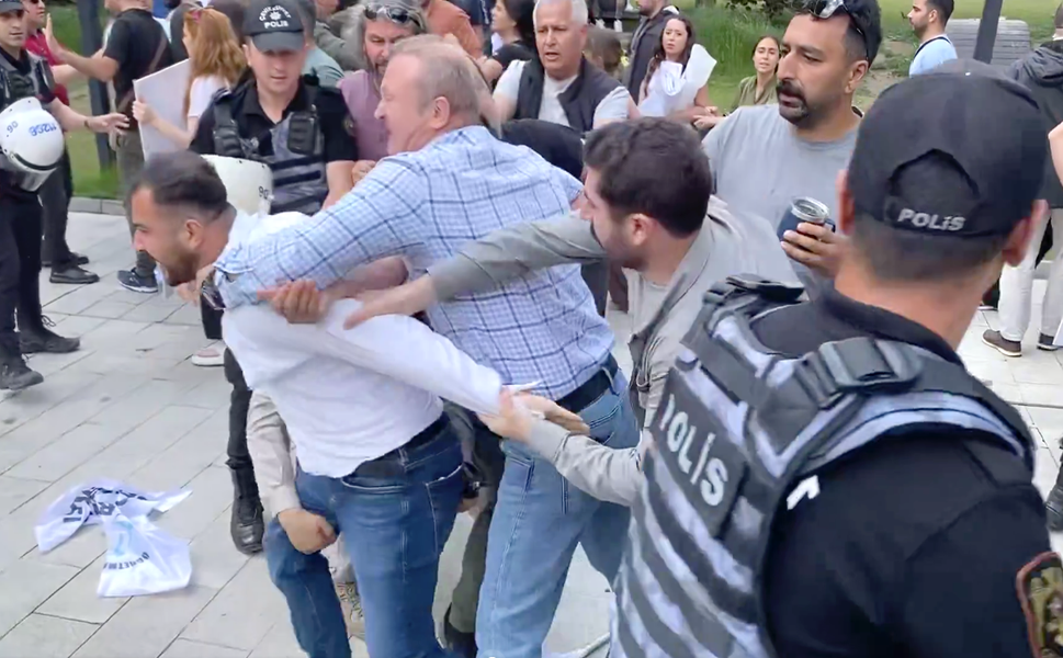 Hak arayan öğretmenlere Ankara'da müdahale ve gözaltı