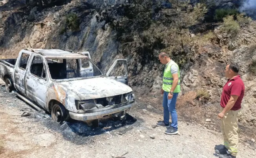 Fethiye'de araç alev aldı, yangın ormana sıçradı