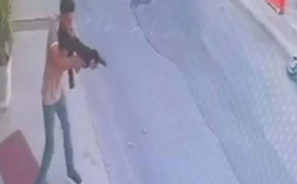 Bodrum’da eğlence mekanının önünde tüfekle ateş açıldı