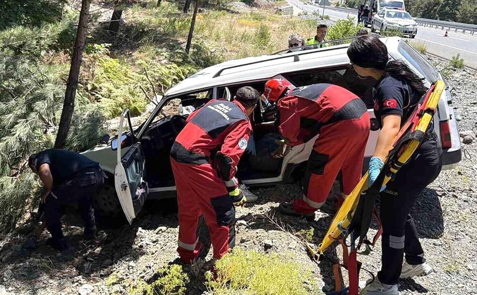 Muğla-Denizli yolunda kaza: İki yaralı