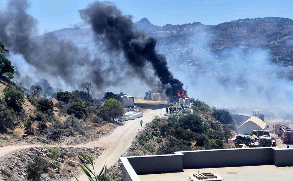 Bodrum'da şantiyedeki patlama, makilik alanı yaktı