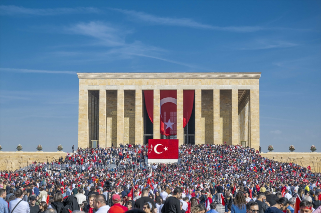 SOLOTÜRK'TEN NEFES KESEN 100. YIL GÖSTERİSİ