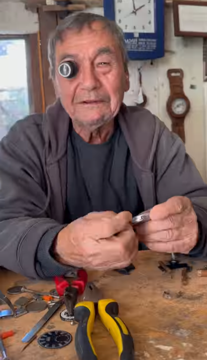 KAYMAKAMDAN ESNAF ŞEHİT BABASINA ZİYARET