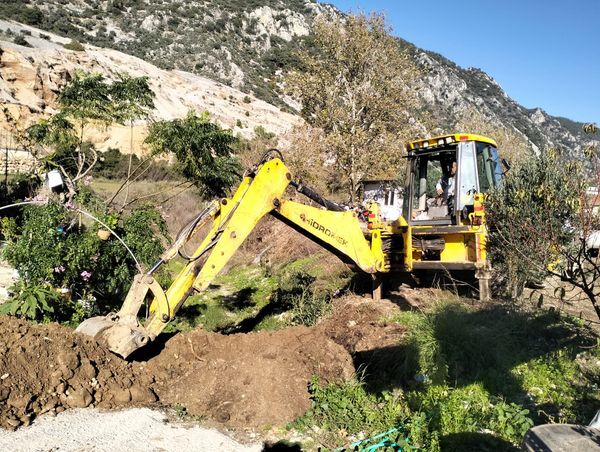 ULA’DA YOL ÇALIŞMALARI DEVAM EDİYOR