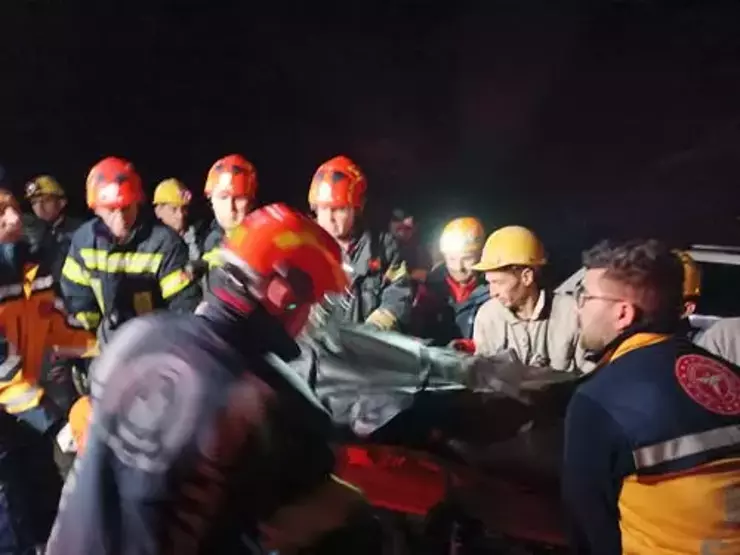 KROM MADENİ ÇÖKTÜ 2 MADENCİ HAYATINI KAYBETTİ
