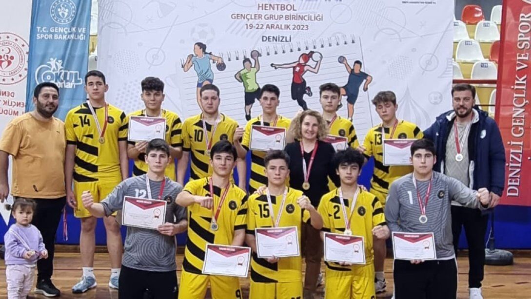 ULALI GENÇLERDEN HENTBOL'DA BÜYÜK BAŞARI