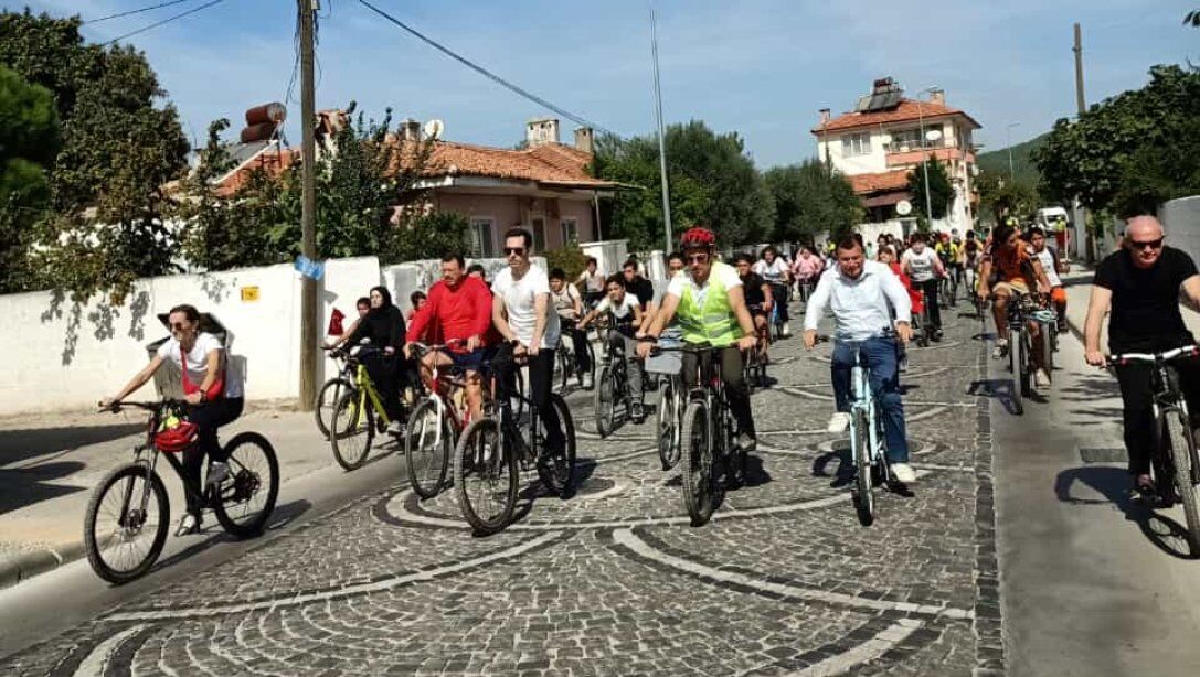 ULA ÖĞRETMENLERİ BİSİKLET ŞEHRİNDE BULUŞUYOR