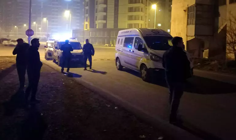OTOMOBİLDEN TÜFEKLE ATEŞ AÇTILAR : 13 YAŞINDAKİ KIZ ÇOCUĞU YARALANDI