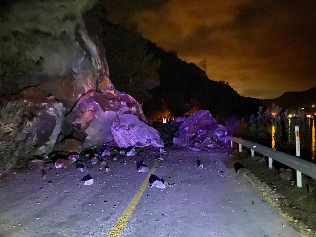 ORTACA'DA HEYELAN! YOL KAPANDI: ÇEVREDEKİ OKULLAR TATİL EDİLDİ