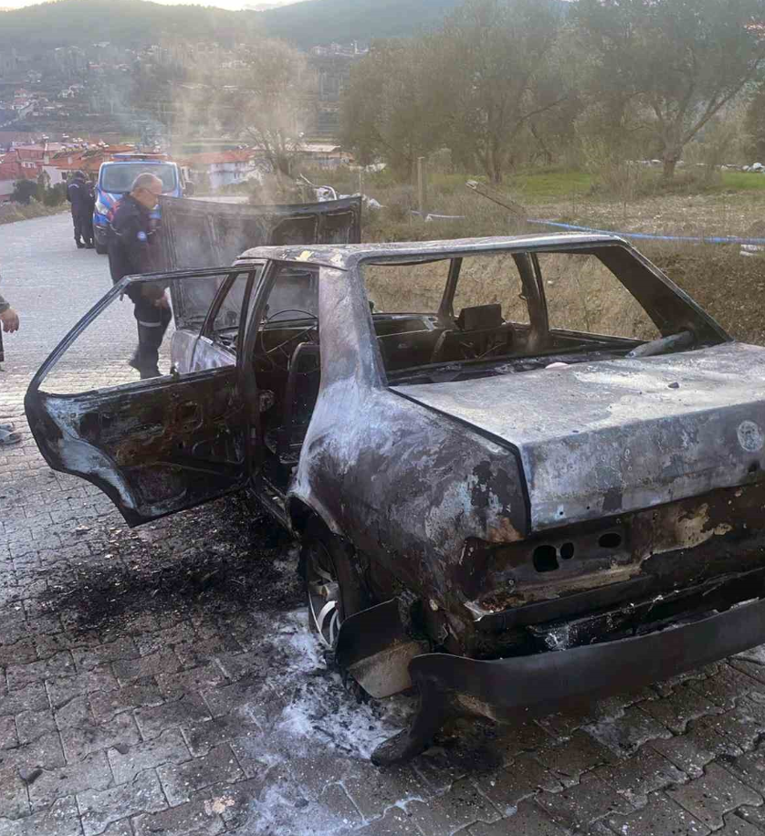 SEYİR HALİNDEKİ ARAÇ ALEV ALEV YANDI!