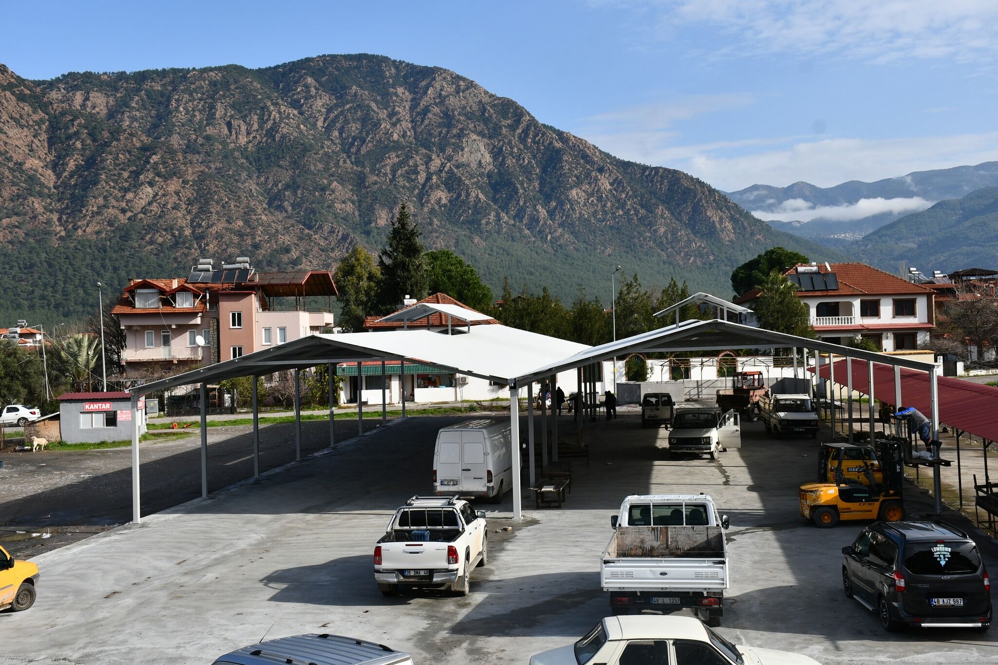 TOPARLAR’A ÇOK AMAÇLI SALON