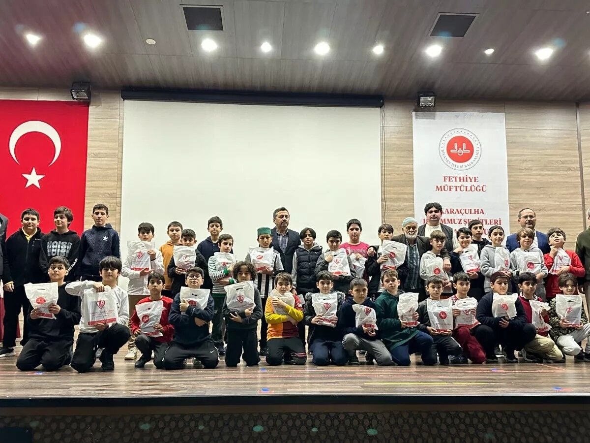 FETHİYE MÜFTÜSÜ HAFIZLARIN KARNE SEVİNCİNE ORTAK OLDU