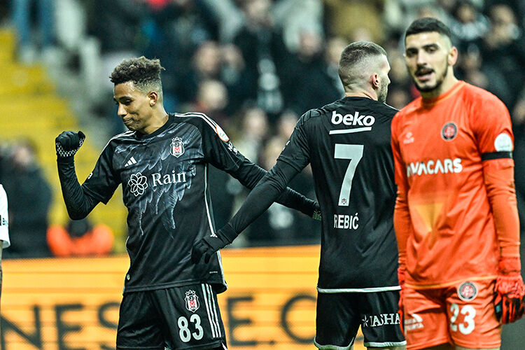 BEŞİKTAŞ FERNANDO SANTOS İLE İLK MAÇINI KAZANDI