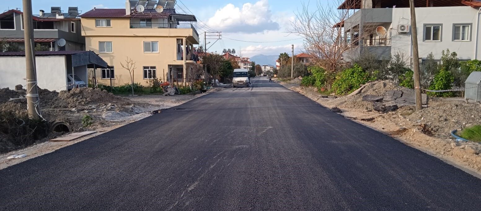 DALAMAN’DA SICAK ASFALT ÇALIŞMALARI SÜRÜYOR