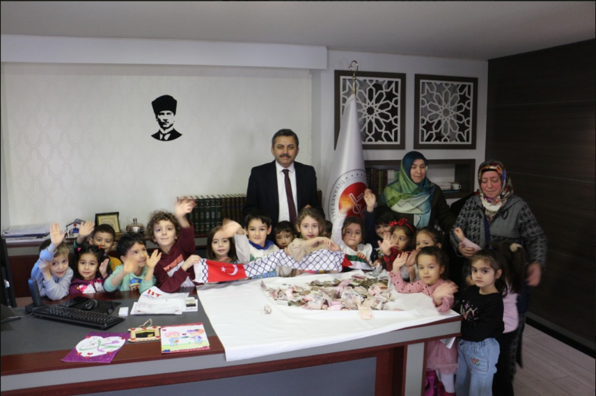 MİNİK KUMBARALAR FİLİSTİN İÇİN AÇILDI