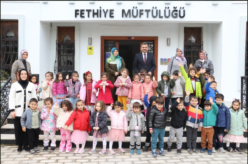 MİNİK KUMBARALAR FİLİSTİN İÇİN AÇILDI
