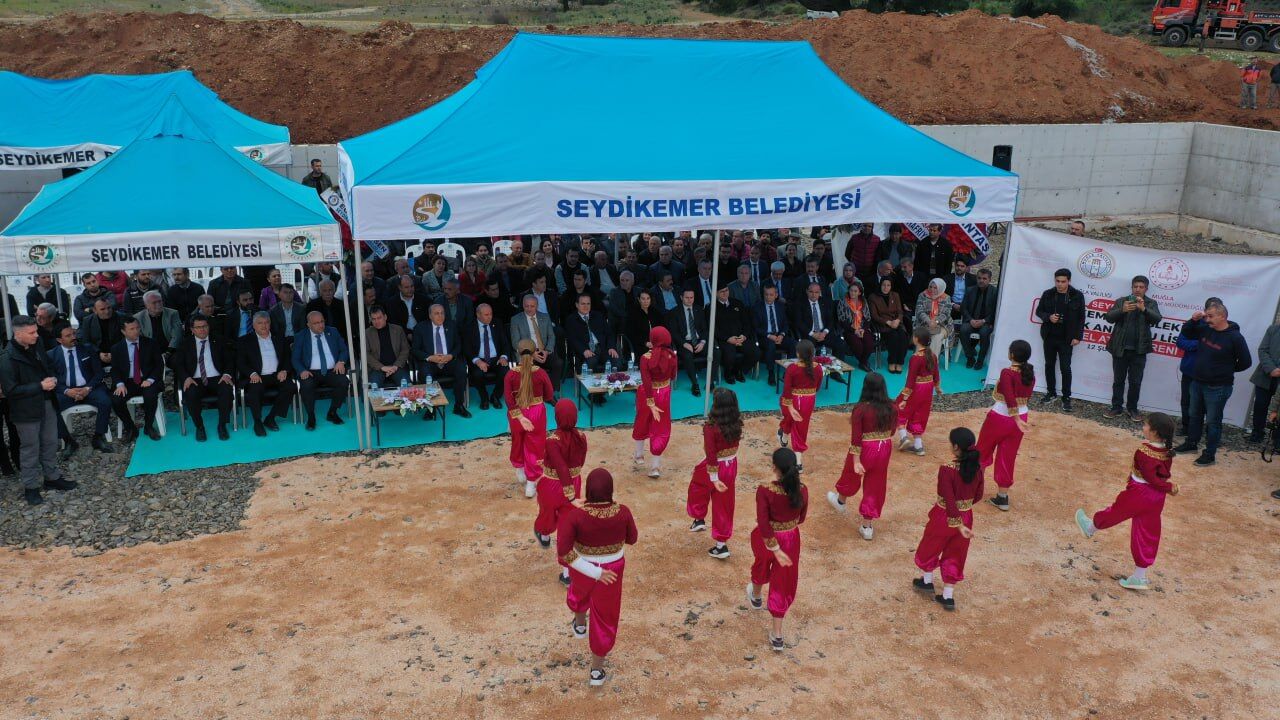 SEYDİKEMER MESLEKİ VE TEKNİK ANADOLU LİSESİ’NİN TEMEL ATMA TÖRENİ YAPILDI