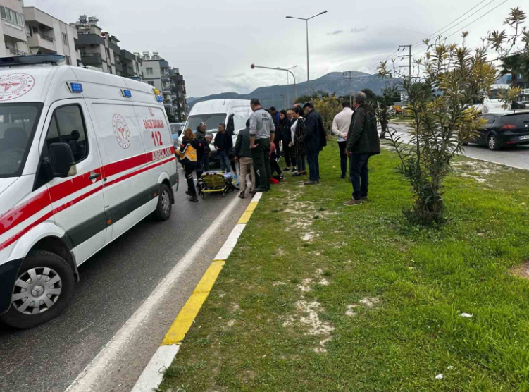 MİLAS’TA MİNİBÜS YAYAYA ÇARPTI