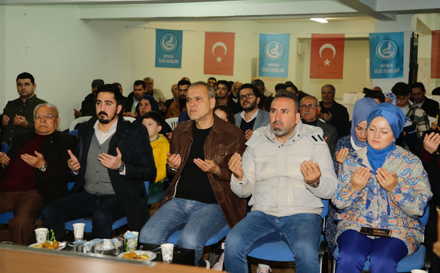 BAŞKAN UZUNDEMİR, ŞEHİT FIRAT YILMAZ ÇAKIROĞLU’NUN MEVLİDİNE KATILDI