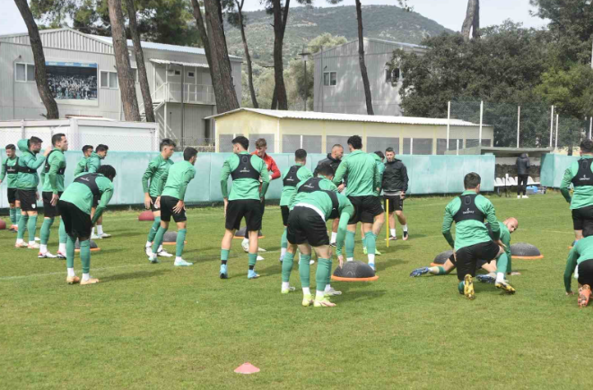 BODRUM TEKNİK DİREKTÖRÜNDEN HAKEMLERE SERT UYARI! ‘ORADA NELER OLUYOR, HAYAL EDEMİYORUM!’
