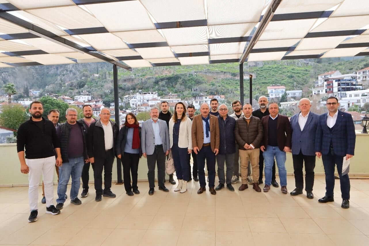 SAATCI, MESLEK ODASI TEMSİLCİLERİNİN DERTLERİNİ DİNLEDİ