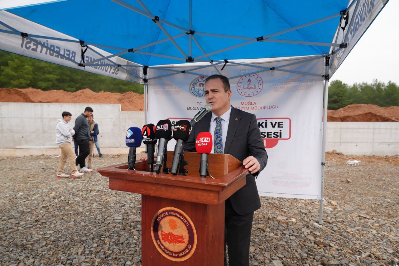 SEYDİKEMER MESLEKİ VE TEKNİK ANADOLU LİSESİ’NİN TEMEL ATMA TÖRENİ YAPILDI
