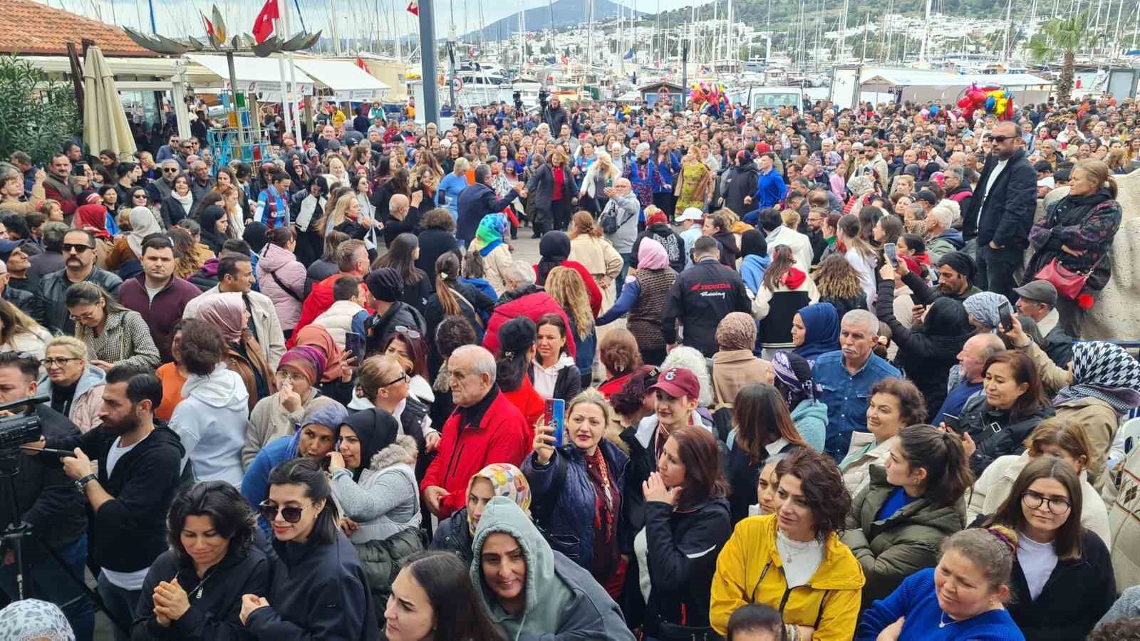 BODRUM BELEDİYESİ KİLOLARCA DAĞITTI