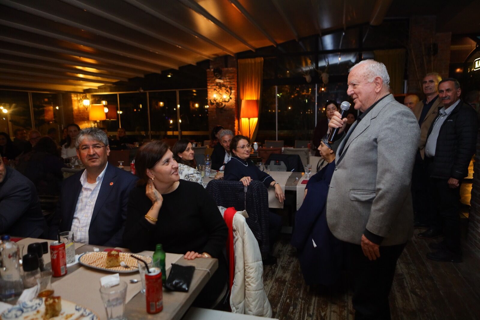 SAATCI, MECLİS ÜYESİ ADAYLARIYLA YEMEKTE BULUŞTU