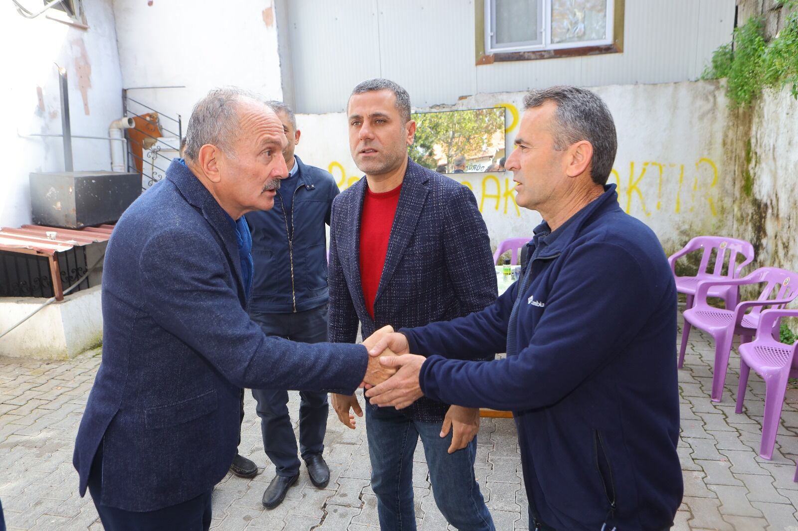 SAATCI BİR DOKUNDU BİN AH İŞİTTİ