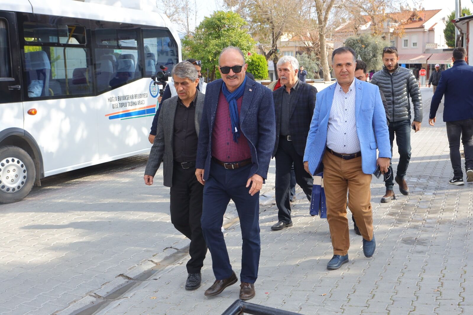 SAATCI BİR DOKUNDU BİN AH İŞİTTİ