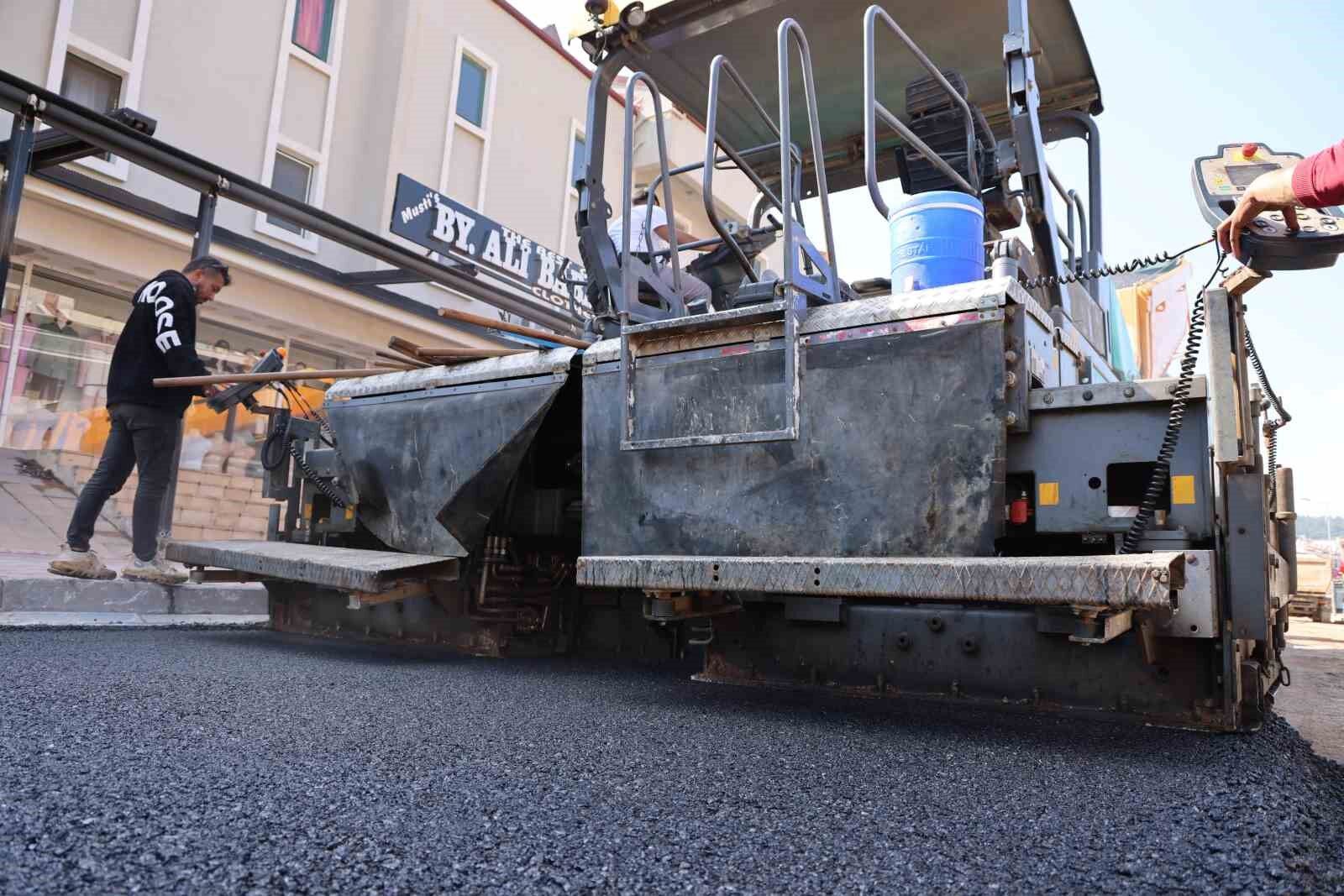 MARMARİS'TE YOL ÇALIŞMALARI HIZLANDI, VATANDAŞLAR O SORUYU SORDU