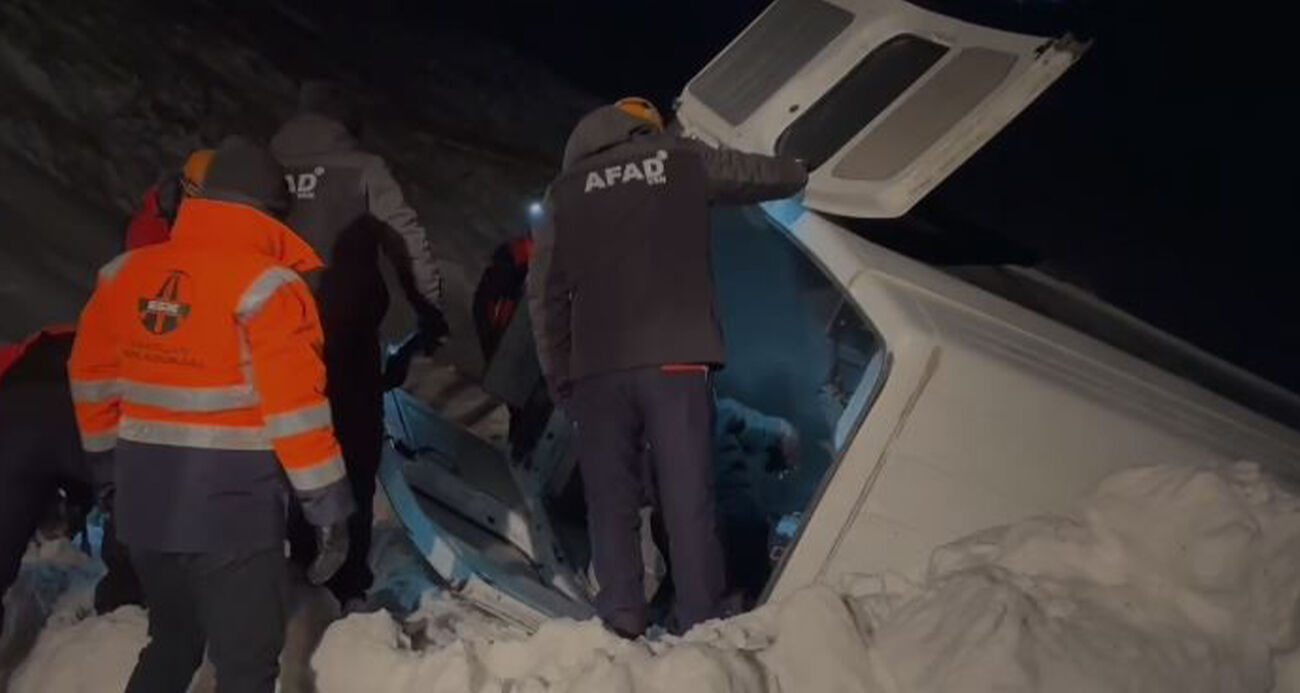 VAN'DA ÇIĞ DÜŞTÜ, MİNİBÜS ŞARAMPOLE UÇTU