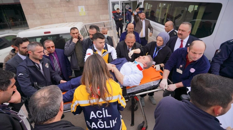 BBP LİDERİ DESTİCİ’NİN KAZA YAPAN ARACINI TAŞIYAN ÇEKİCİ ALEV ALEV YANDI!