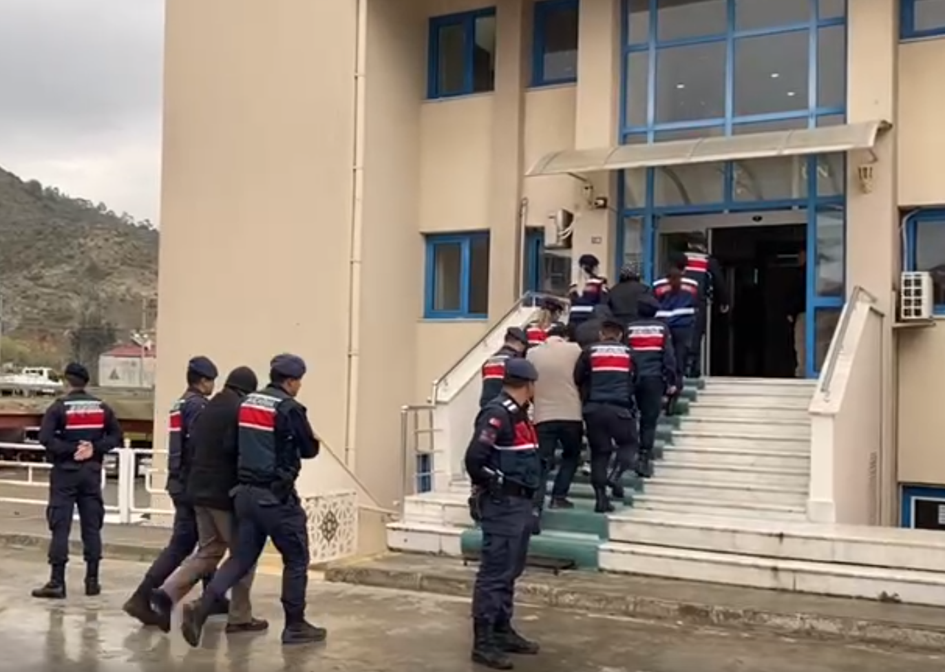 MUĞLA MERKEZLİ DOLANDIRICILIK OPERASYONU: ÇOK SAYIDA GÖZALTI VAR