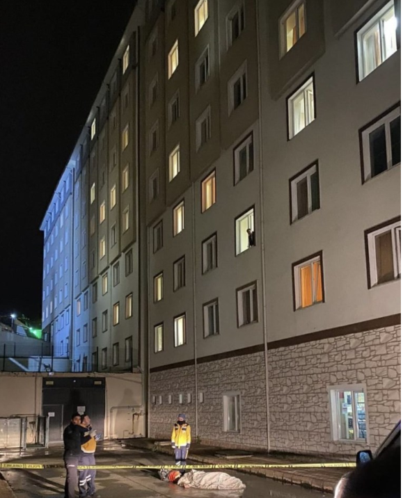 ÜNİVERSİTEDE KORKUNÇ İNTİHAR