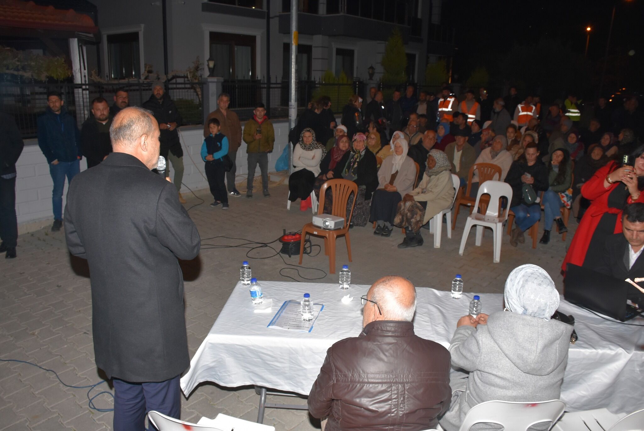 BAŞKAN UZUNDEMİR İLGİDEN MEMNUN